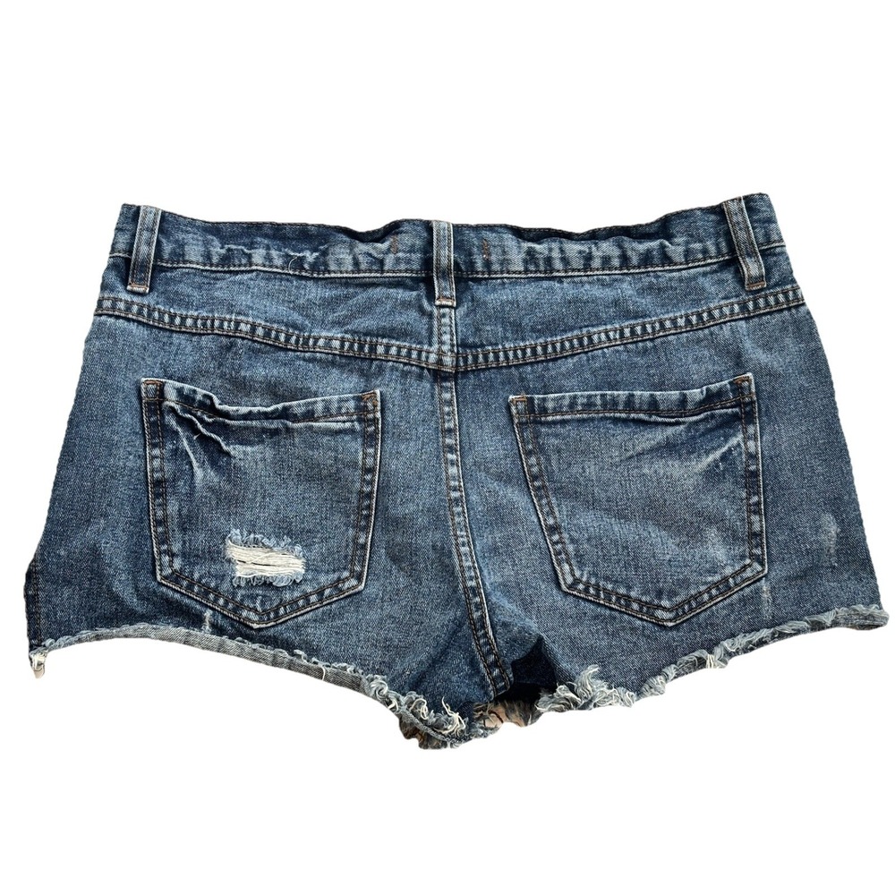 FREE PEOPLE Women's Raw Hem Short Denim Shorts Size 27 Button-Fly Boho Festival - Picture 6 of 9